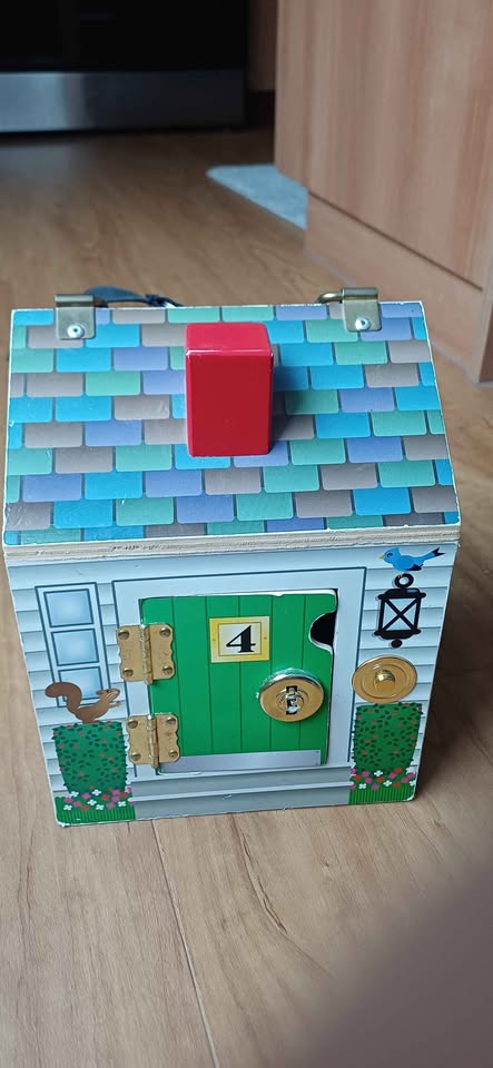 Melissa & Doug House with Keys - photo 3