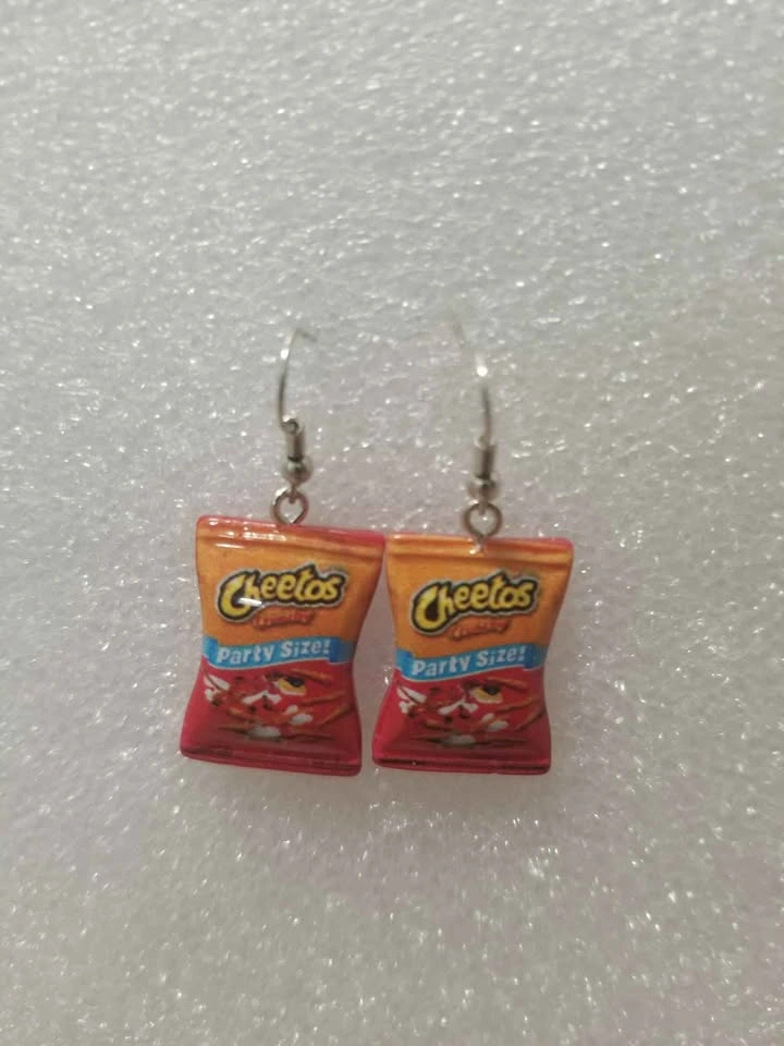 Cheetos chip bag earrings - photo 2