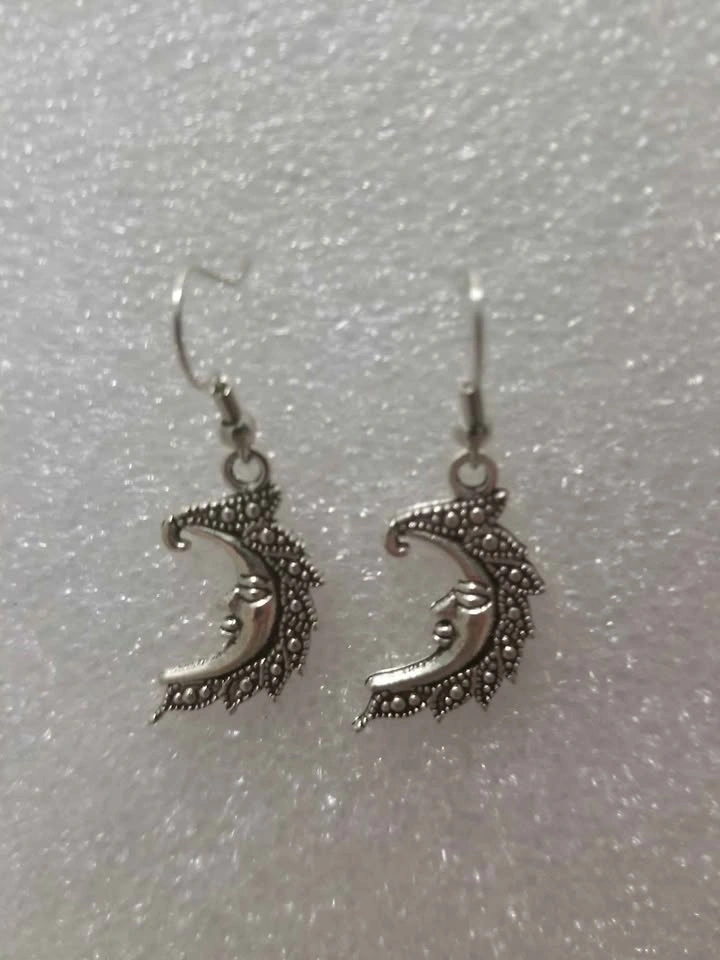 Sun or crescent moon charm earrings - photo 2