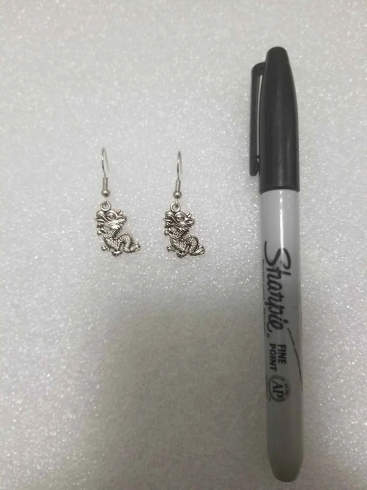 Dragon charm earrings - photo 3