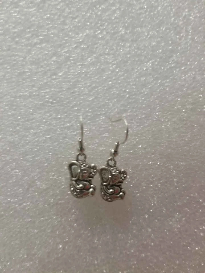Elephant charm earrings - photo 2