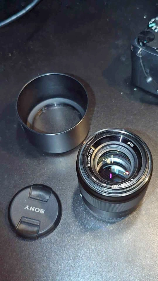 Sony E 50mm F1.8 OSS