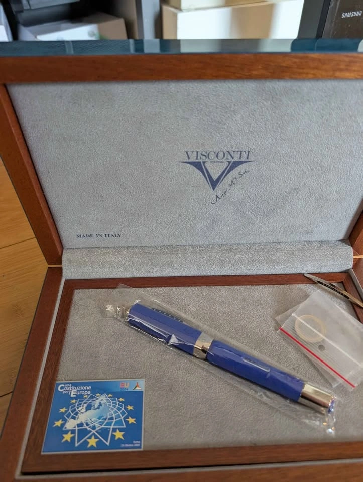 Visconti European constitution limited edition fountain pen - photo 4