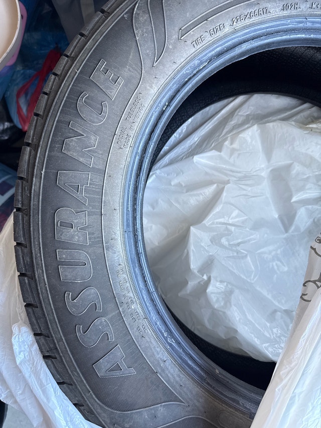 Goodyear All-season SUV tires 225/65R17 - photo 3