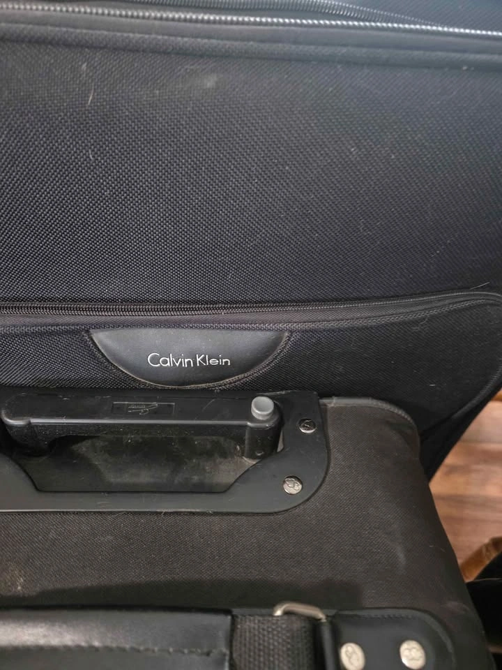 Suitcase Set – Great Condition ($60 for all, or priced individua - photo 2