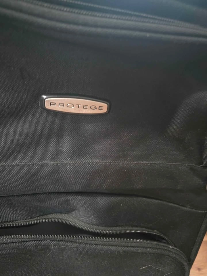 Suitcase Set – Great Condition ($60 for all, or priced individua - photo 4