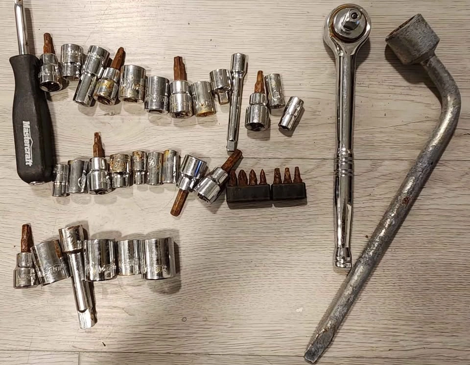 75-Piece Mastercraft Socket & Bit Tool Set with Extras - photo 3