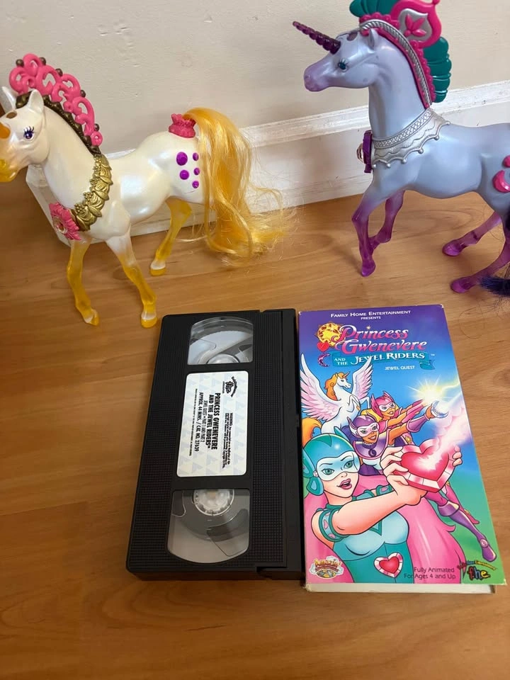 Princess Gwenevere & The Jewel Riders VHS and Figures - photo 4