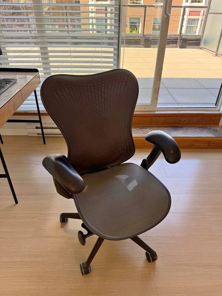 Herman miller Mirra office chair