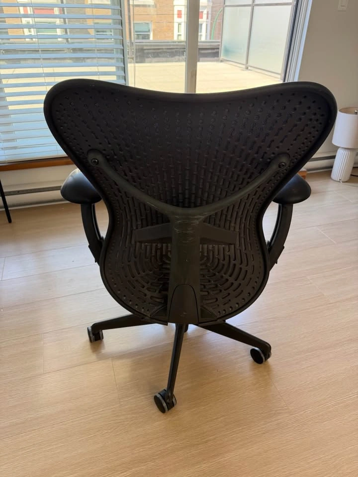 Herman miller Mirra office chair - photo 2