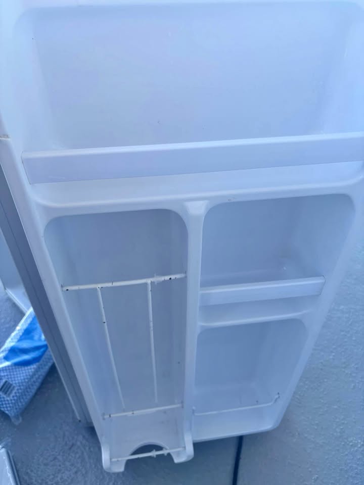 Mini fridge
