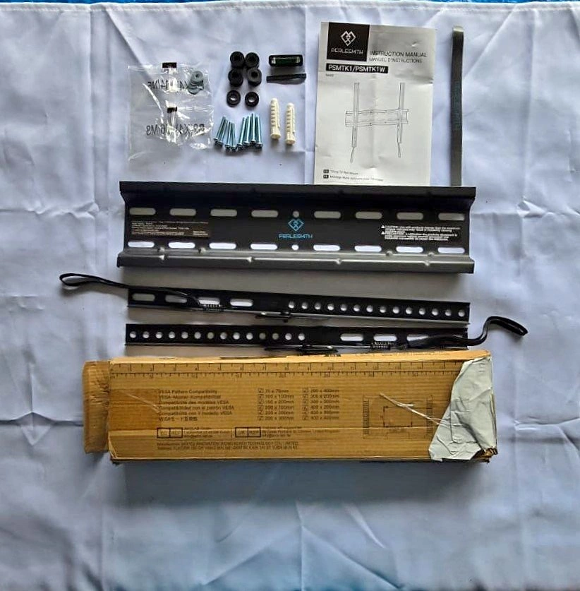Tilting TV Wall Mount Bracket (As-is)