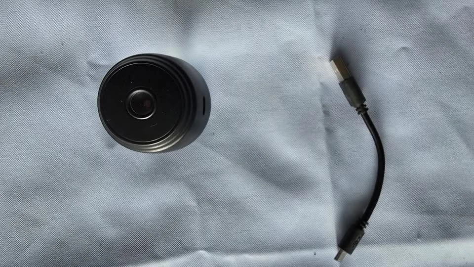 Mini Security Camera - Untested - photo 3