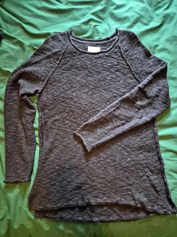 Black Slub Fabrication Crewneck Sweater