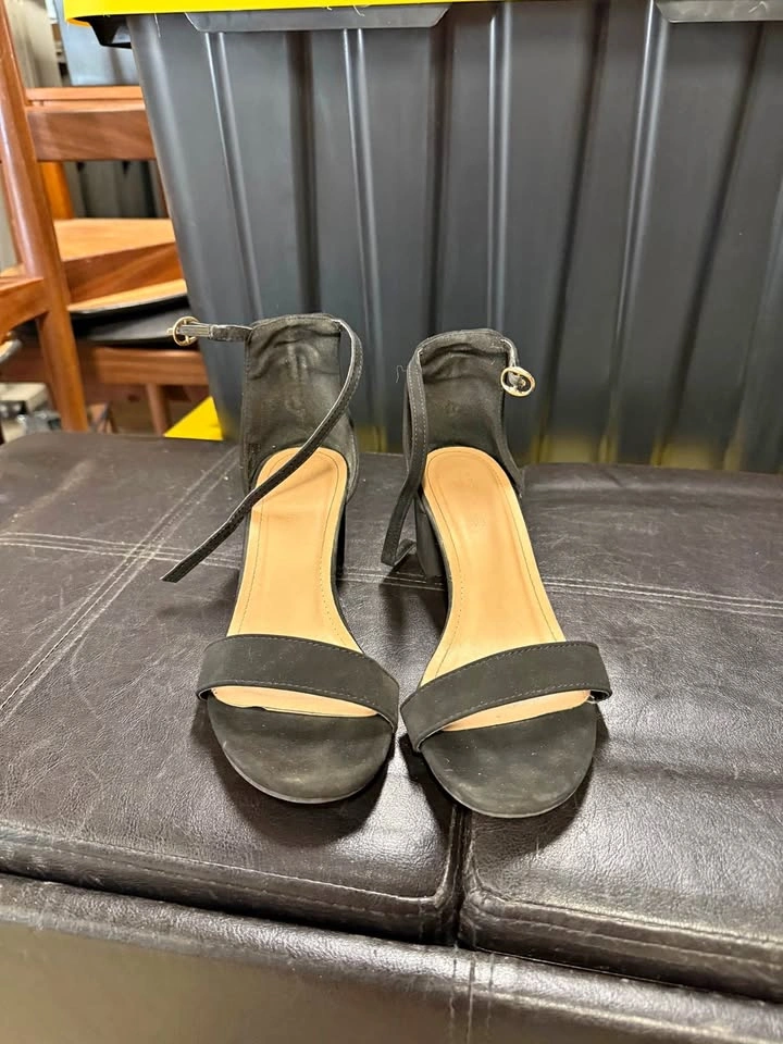 Black heel