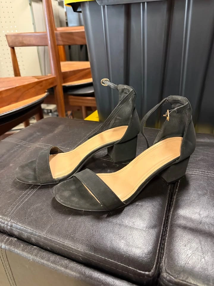 Black heel - photo 2