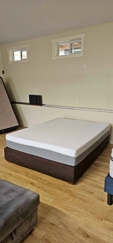 Like New Queen Endy Mattress