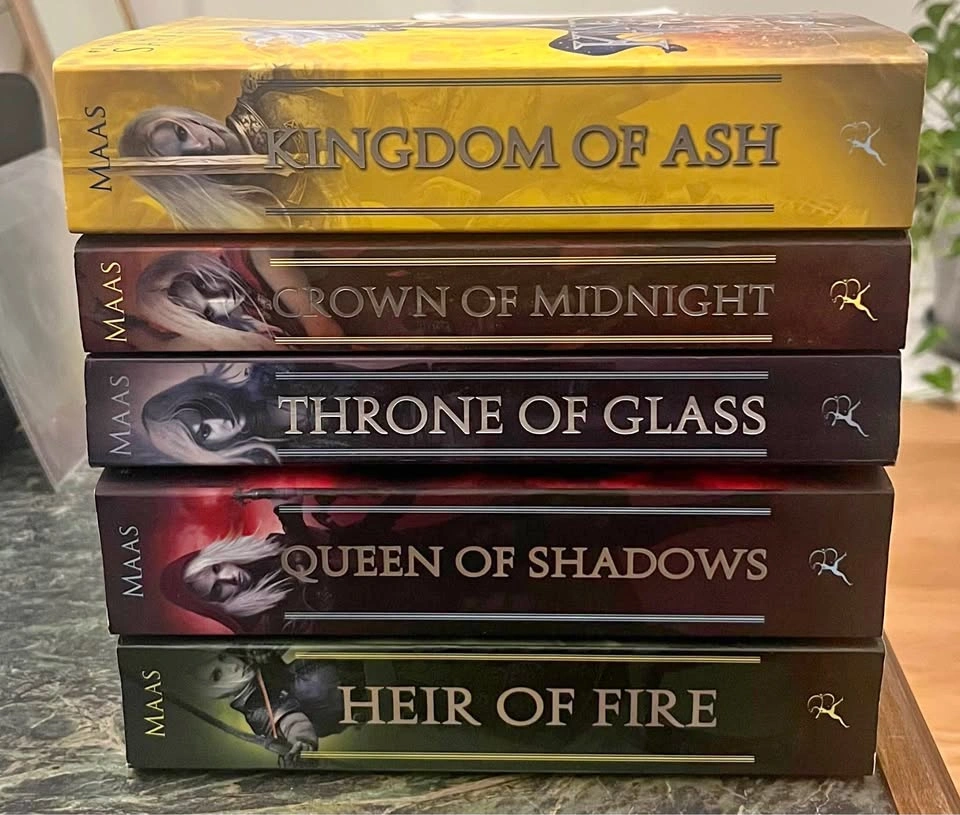 Throne of Glass Books Softcover