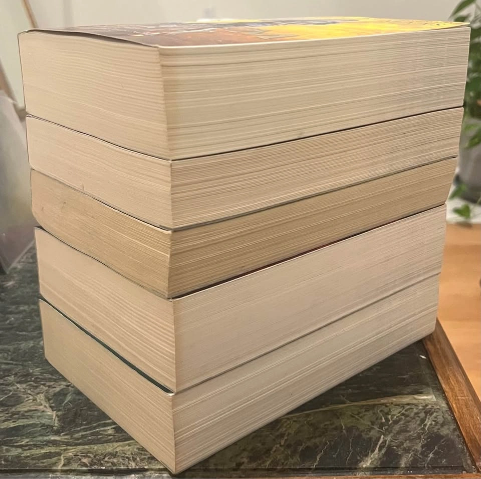 Throne of Glass Books Softcover - photo 2