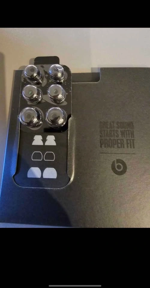Beats Urbeats3 Earbuds Black New In Box - photo 4