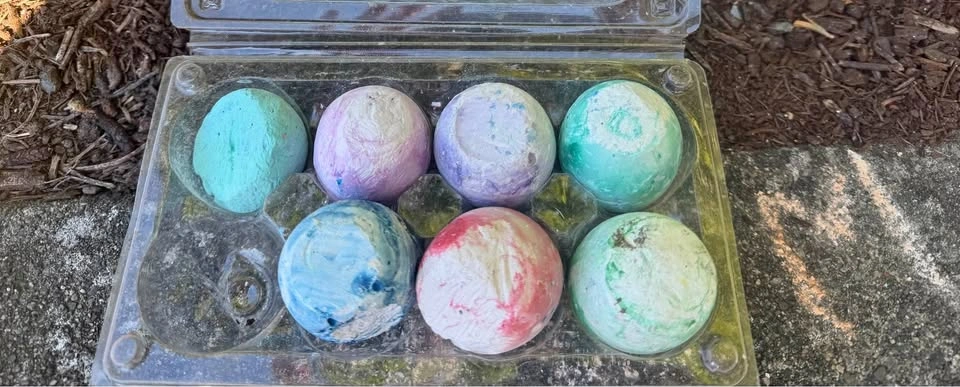 Free sidewalk chalk