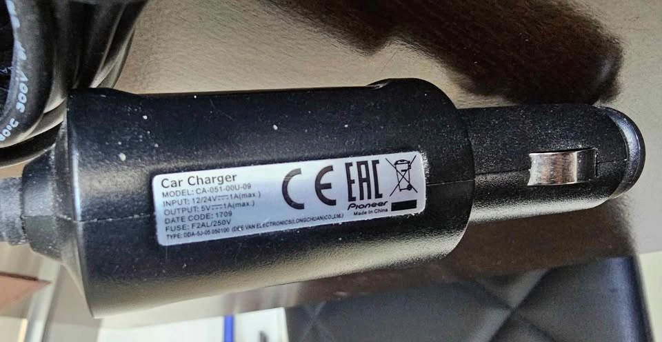 Pioneer Car Charger - MicroUSB port - photo 2