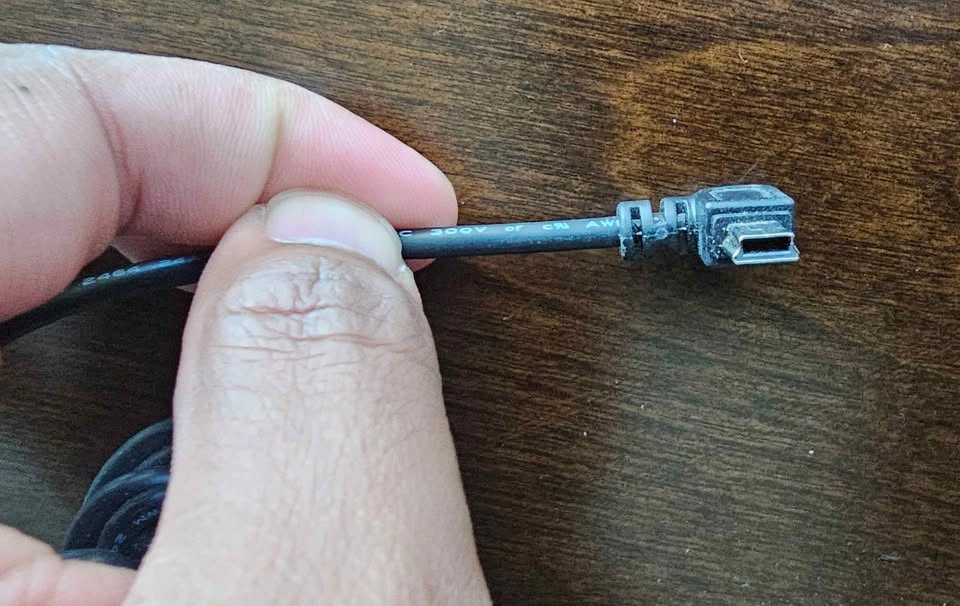 Pioneer Car Charger - MicroUSB port - photo 3