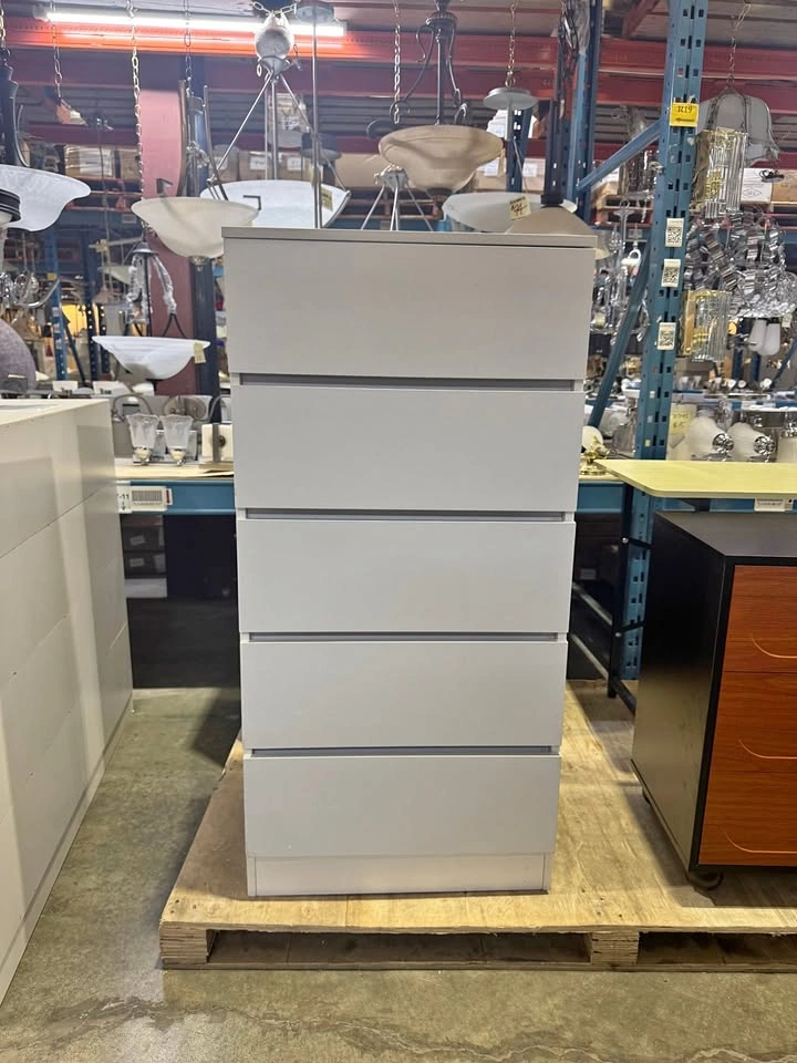 Modern White 6-Drawer Dresser – Stylish Bedroom Storage