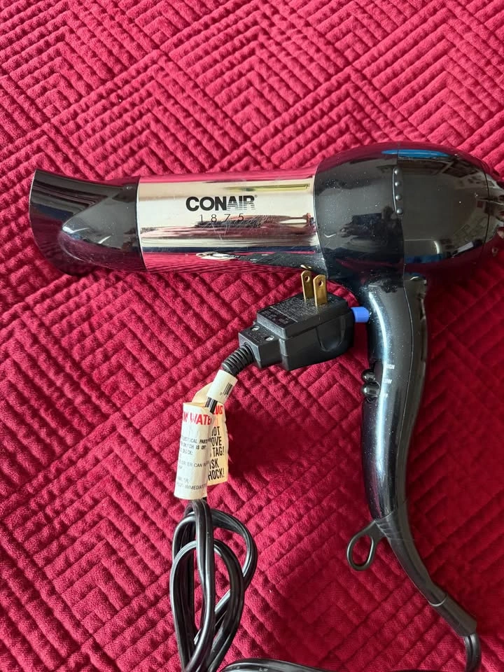 Conair 1875 Watt Full-Size Hair Dryer - Works Great! - photo 2