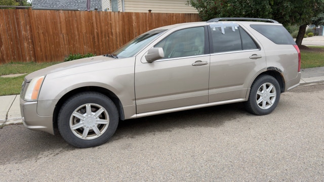 2004 Cadillac SRX - photo 2