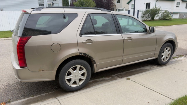 2004 Cadillac SRX - photo 3