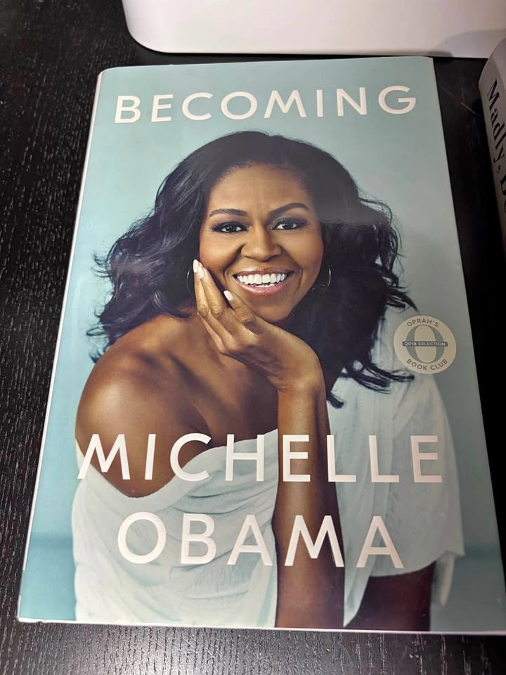 Becoming by Michelle Obama - Hardcover