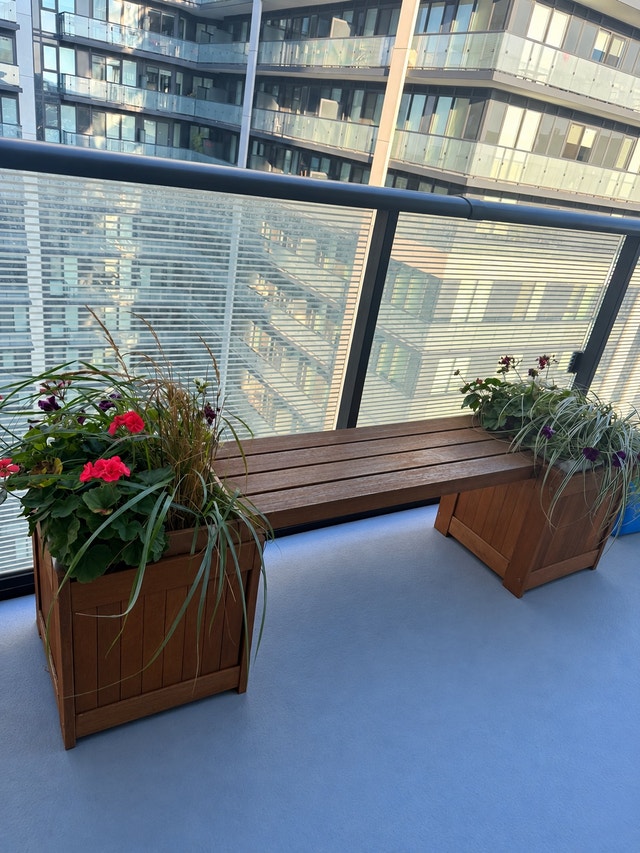 Cedar Planter Bench