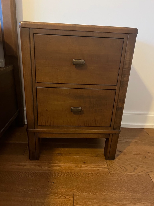 King Bed with Nightstands - photo 5