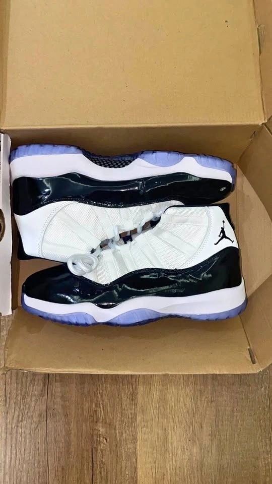 Jordan 11s