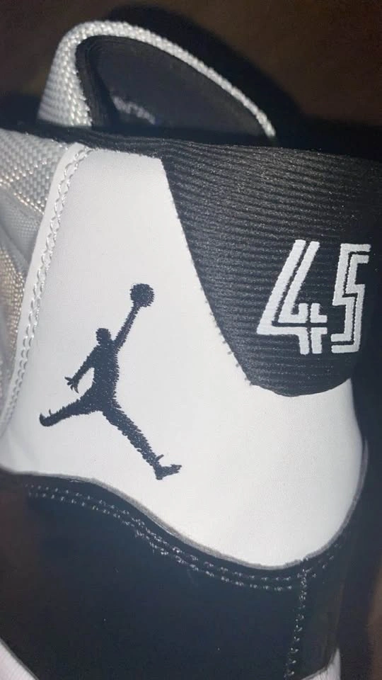 Jordan 11s - photo 2