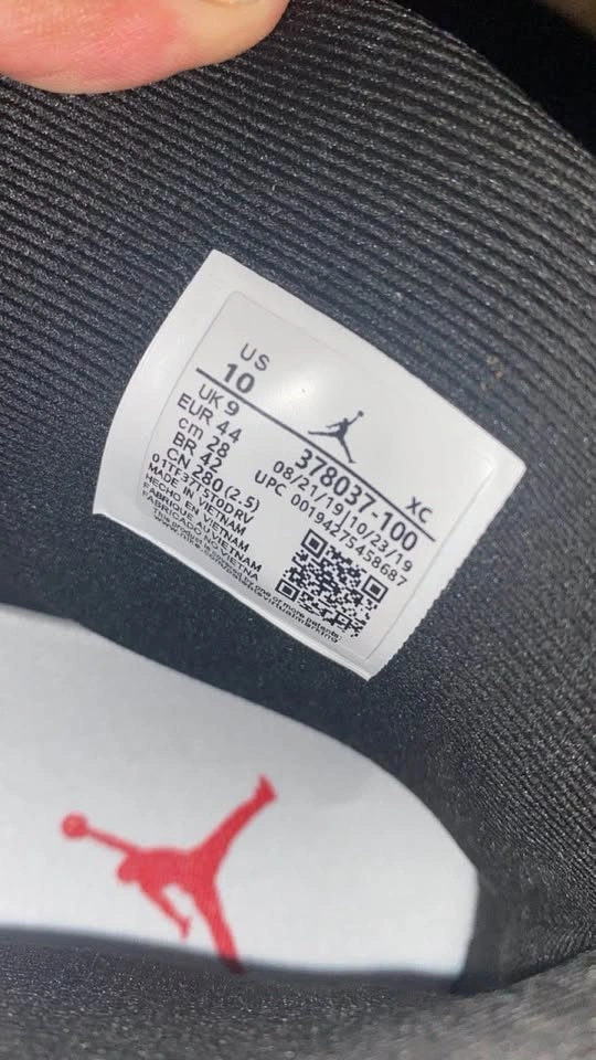 Jordan 11s - photo 4