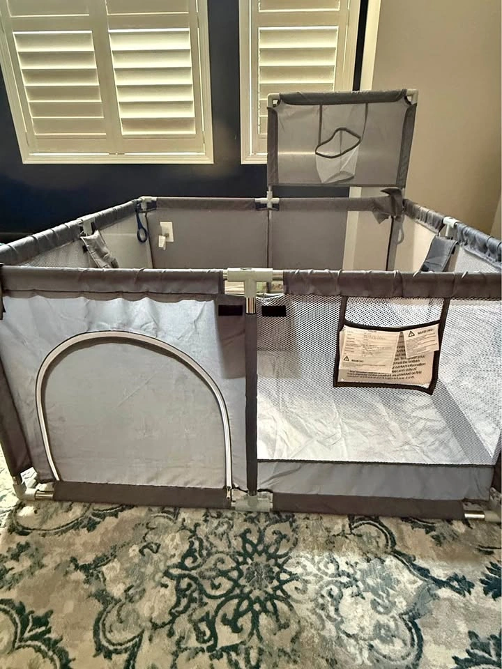 Baby playpen