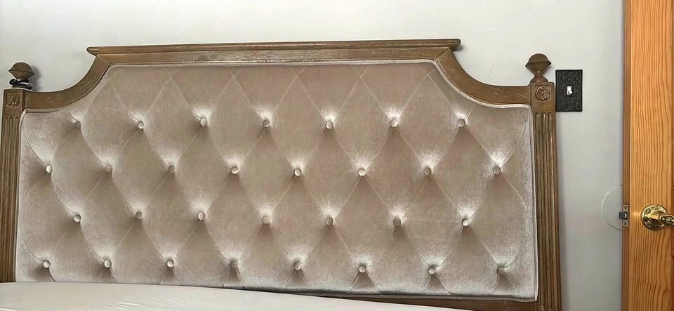 SAFAVIEH Rustic Wood Beige Tufted Linen Full Headboard