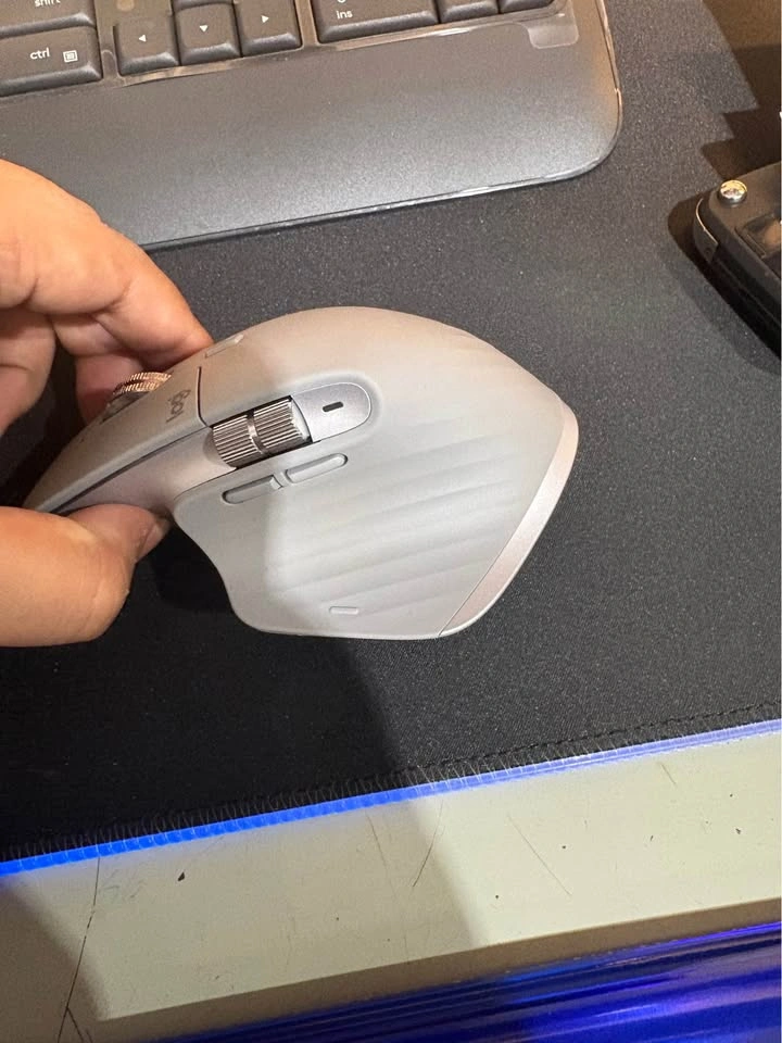 Logitech MX Master 3 Wireless Mouse — with Unifying Receiver - photo 3