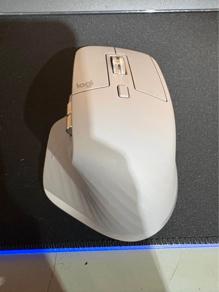 Logitech MX Master 3 Wireless Mouse — with Unifying Receiver - photo 4