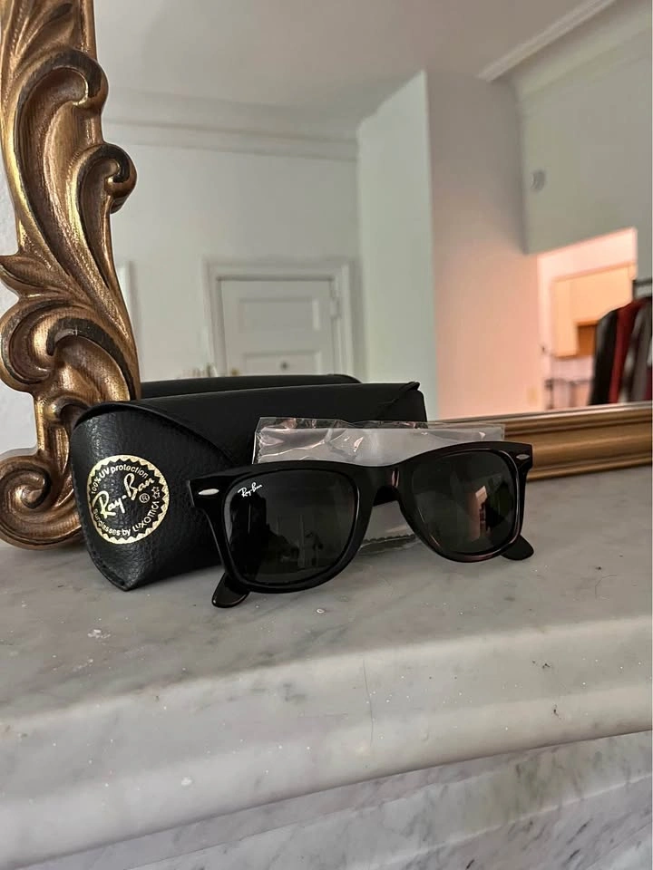 Ray-Ban Wayfarer Sunglasses (RB2140) - Made in Italy