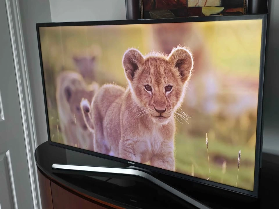 Samsung Tv 40 inches - Excellent Condition - UN40MU6290FXZC - photo 4