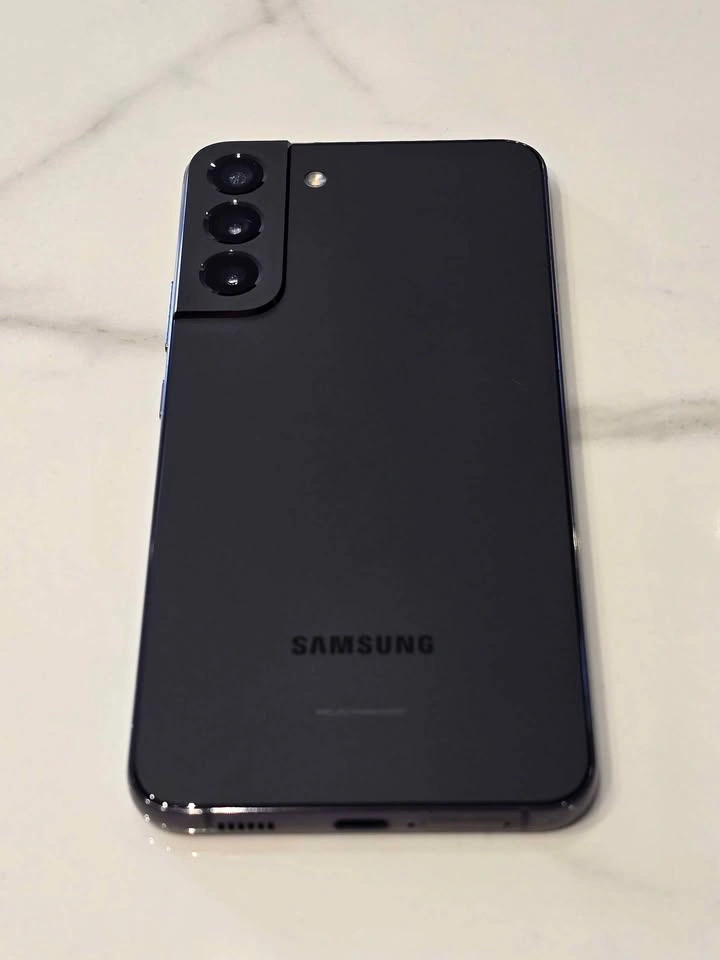 Samsung S22 Plus 128GB - Black | Unlocked | Excellent Condition - photo 2