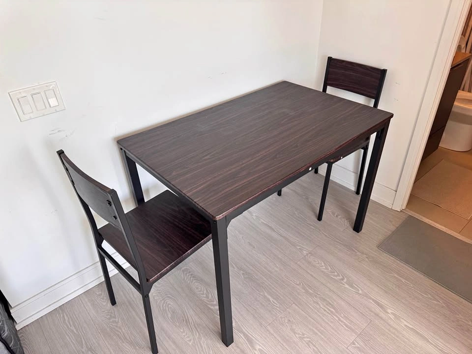 Dining table set