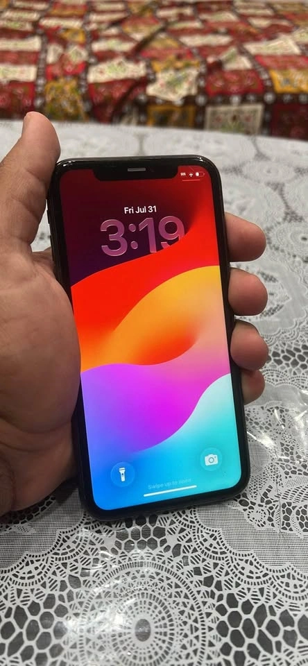 iPhone 11 (64gb) good condition - photo 2