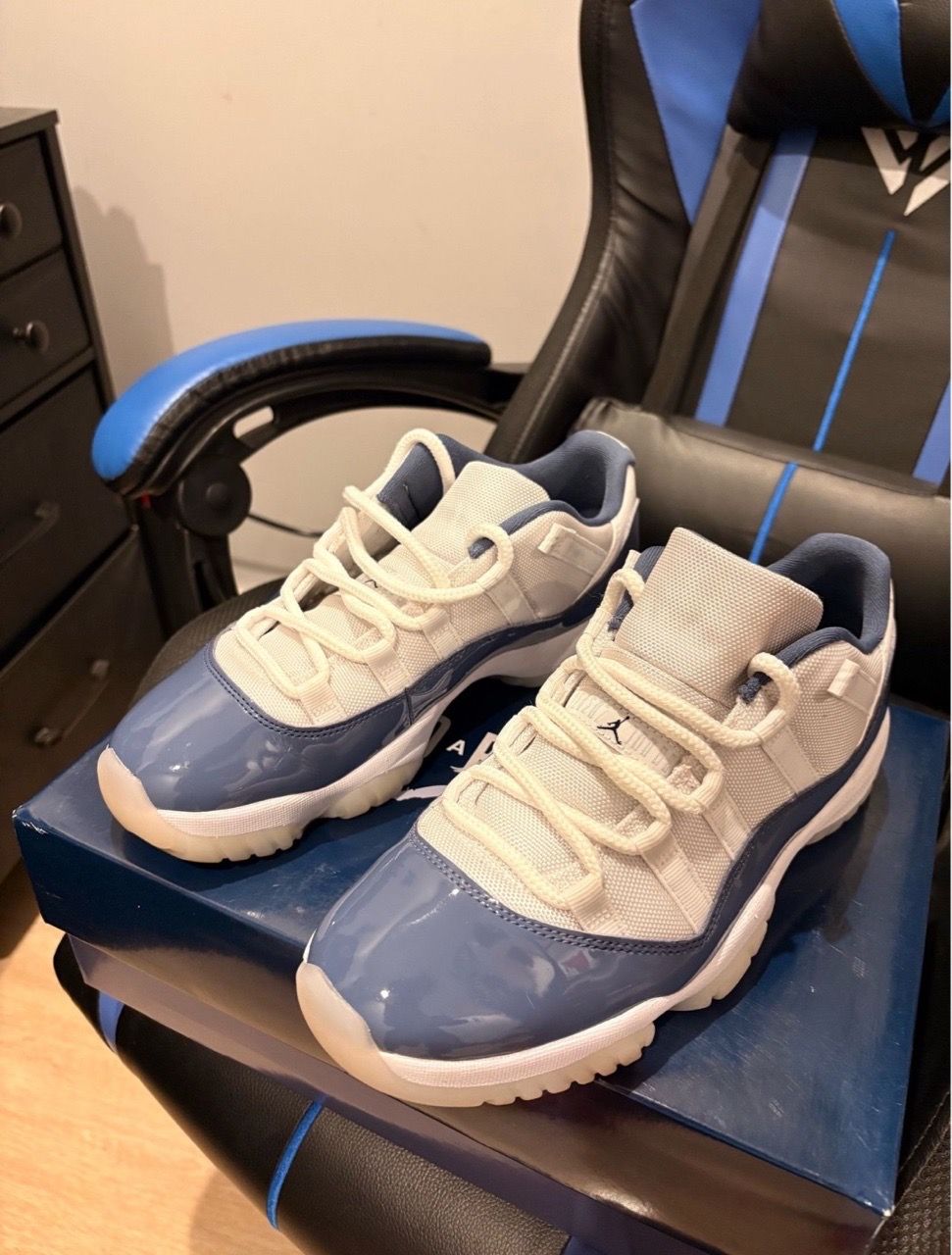 Air Jordan 11 Retro Low Blue