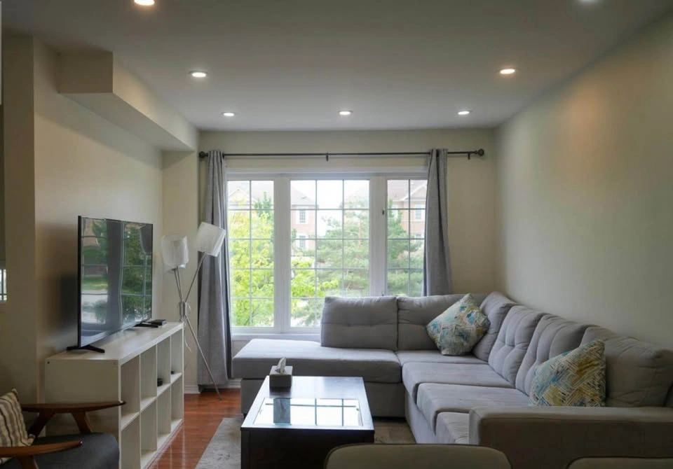 3 Beds 2.5 Baths - Townhouse - photo 5