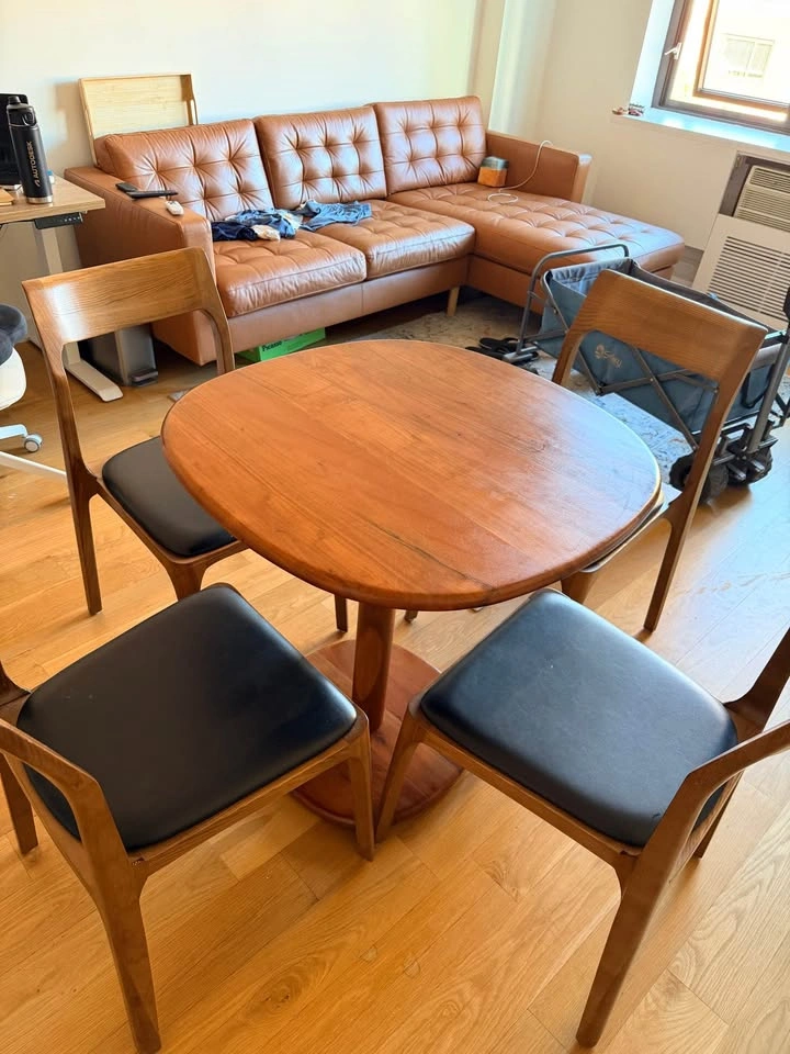 West elm 32 in Bistro dining table + 4 chairs - photo 3