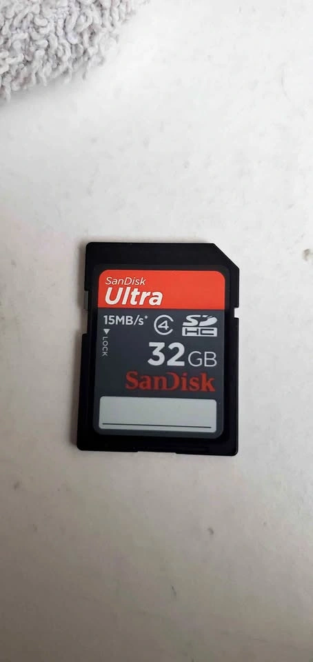 SanDisk Ultra 32GB SDHC Memory Card